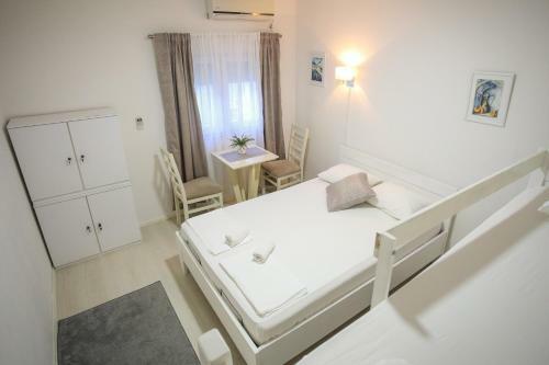 Hostal Guesthouse Aurora