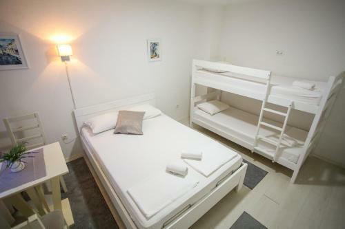 Hostal Guesthouse Aurora