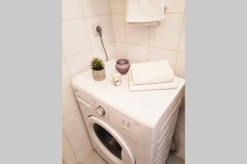 Lamiya?s 2 Bedroom Apartment