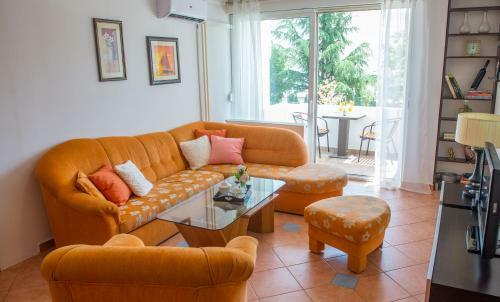 Golden View Apartments