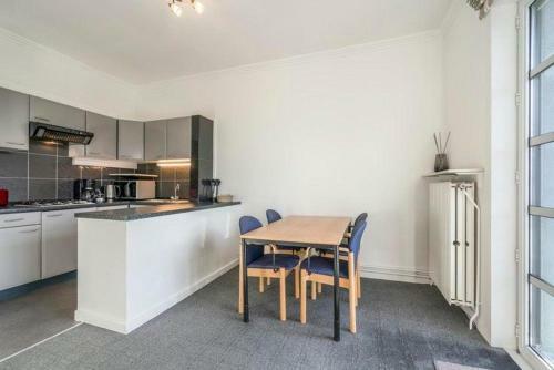 Seamax - Spacious And Bright Holiday Apartment