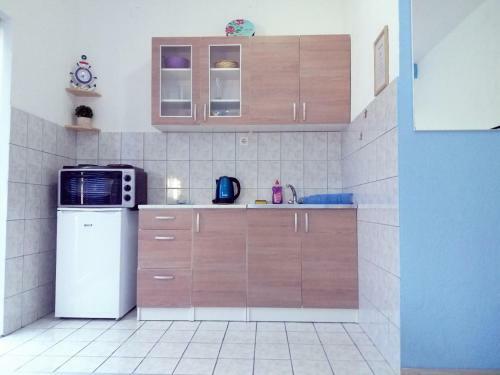 Villa Holiday Home With 4 Studio Apartments
