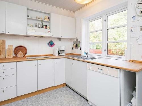 Holiday Home �lb�k Lxxx