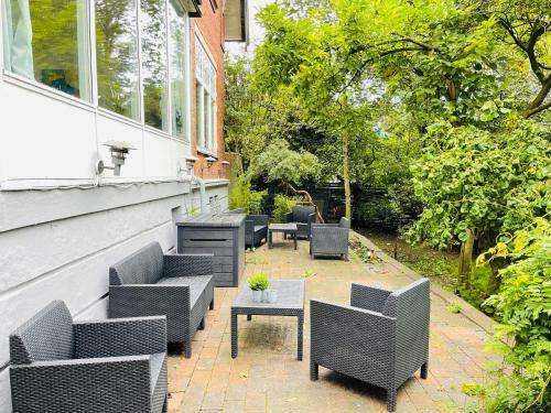 Aday - Aalborg Mansion - Big Apartment With Garden