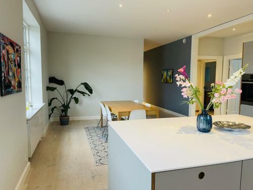 Hostal Aday - Modern Living - Yang Room