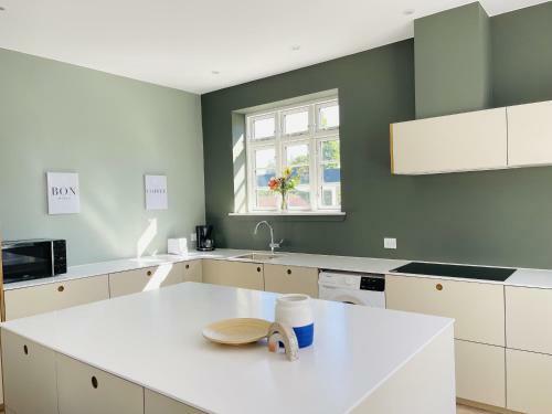 Apartamento Aday-booking - 2 Bedroom With Modern Kitchen And Free Parking