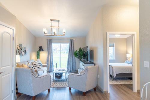 Motel Colony Suites
