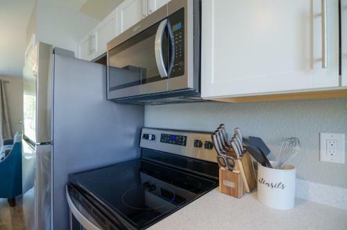 Motel Colony Suites