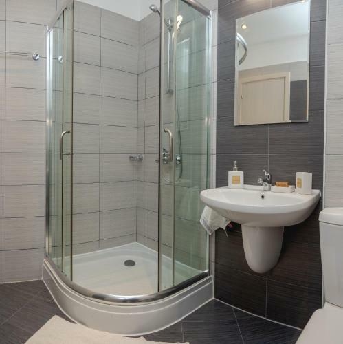Apartamento Lovely 3bd Flat With Parking And Sea View