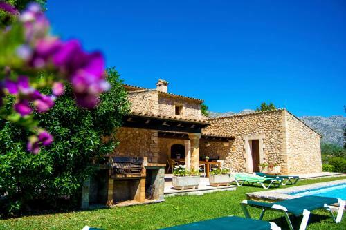 Cuixach - Stone Mallorcan Villa In Pollensa