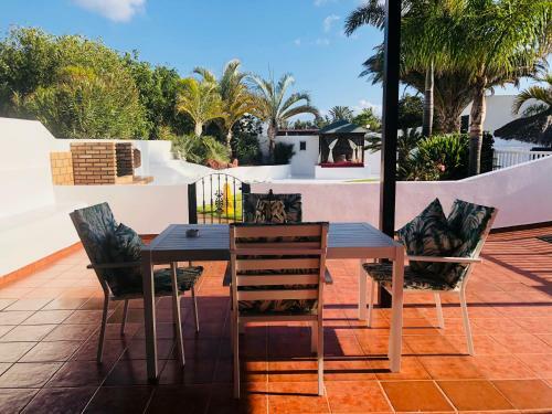 Villa Chao Private Heated Pool, Garden, Wifi, A/c