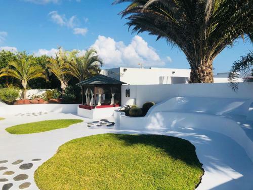 Villa Chao Private Heated Pool, Garden, Wifi, A/c