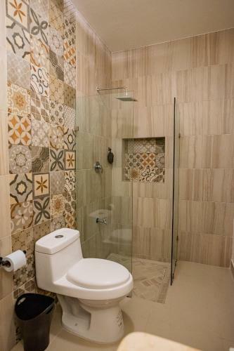 New Modern Villa, Private Pool, High Internet Speed, 2 Blocks From The Beach