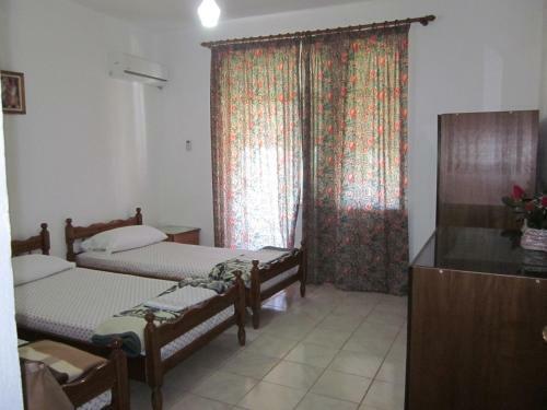 Hostal Guest House And Tavern Leo