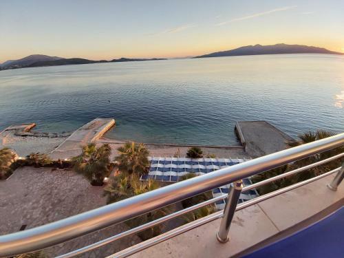 Sunset By The Sea Apartments - Private Beach