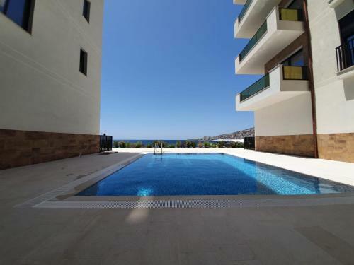 Golden Beach Residence - Front Beach Luxury Apartments
