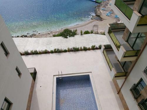 Golden Beach Residence - Front Beach Luxury Apartments
