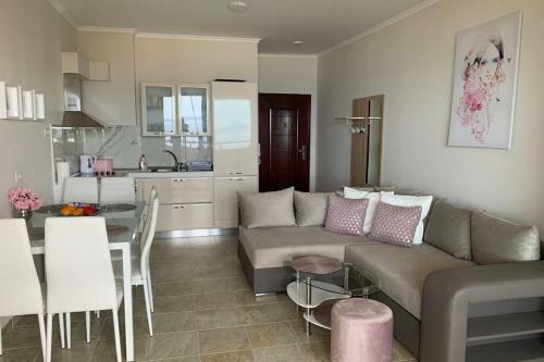 Sarande Pink Pearl Apartment!