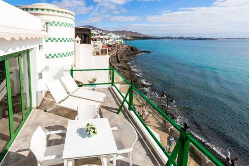 Sea Breeze Ocean View Apartment
