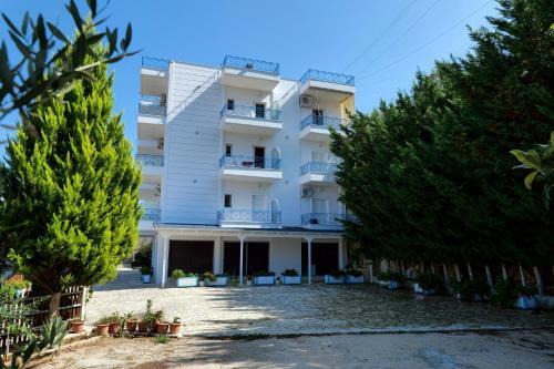 Lovely 1-bed Apartment In Sarande