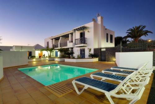Charming 2-bed Apartment Number 4 In Playa Blanca