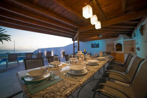 Villa Renaissance, 6 Bed 6 Bath Spacious Villa