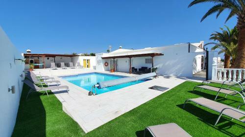 Villa Renaissance, 6 Bed 6 Bath Spacious Villa