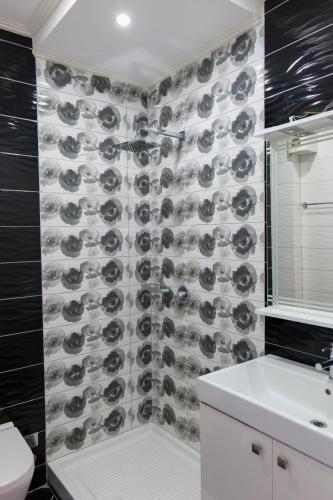 A Luxury 3-bedrooms Apartment Sarande 21