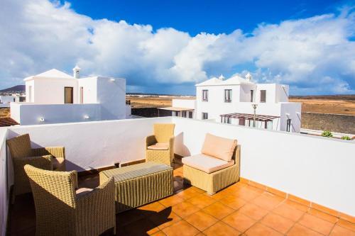 Impeccable 2-bed Villa In Playa Blanca
