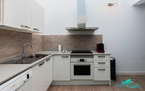 Stunning 4 Bed Villa With Studio In Playa Blanca