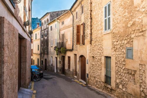 Lleon Town House In Pollensa, Mallorca