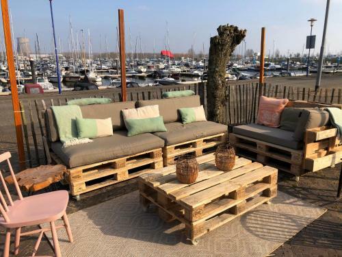Albergue Bed And Breakfast De Biesbosch - In 't Riet