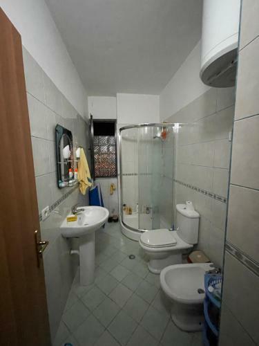 Large And Lovely Apartment In Shkod�r