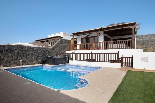 Villa Peaky