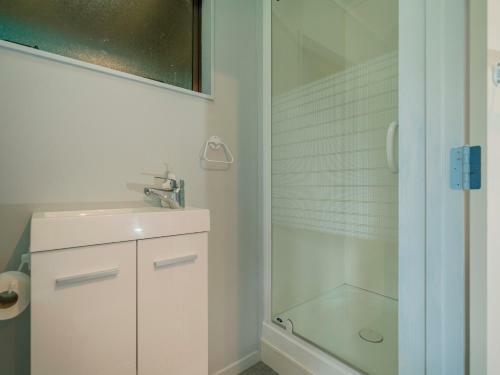 Tui's Grove - Onemana Holiday Home
