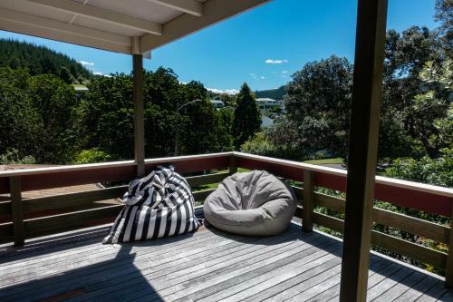 Tui's Grove - Onemana Holiday Home