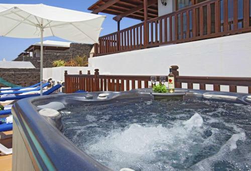 Villa Bandera With Private Heated Pool And Childrens Play Area