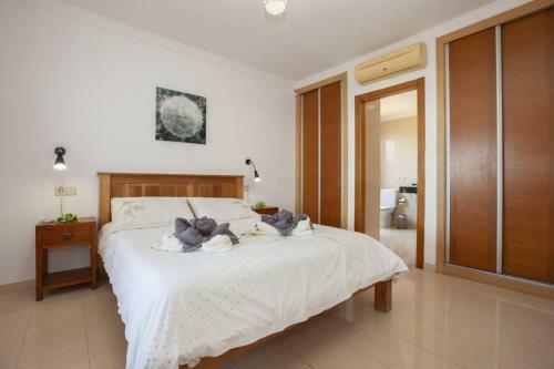 Villa Bandera With Private Heated Pool And Childrens Play Area