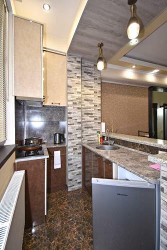 Luxury Apartment In Republic Square