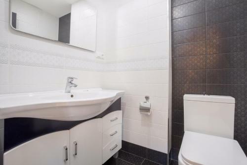 Central Yerevan 2 Bedroom Charming Apartment