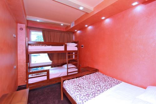 Albergue Hotel N1