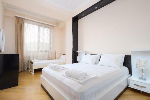 Central Yerevan 2 Bedrooms Premium Apartment Small Center