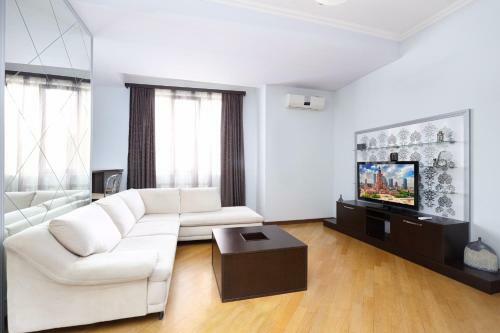 Central Yerevan 2 Bedrooms Premium Apartment Small Center