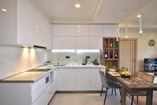 Home4you City Center Apartments
