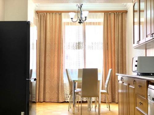 Apartamento Two Bedroom On Norther Ave.