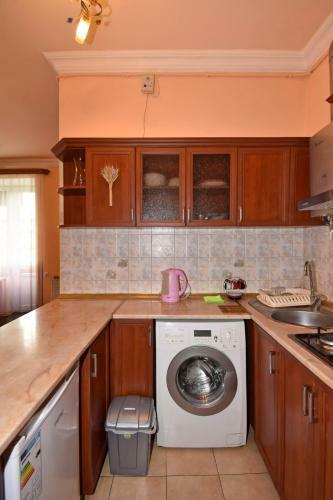 Rc Apartment On Komitas Avenue