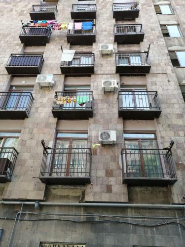 Beautiful, Full Apartment On Komitas Avenue