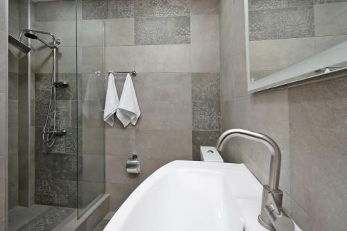 Lovely 2-bedroom Apartment With Fantastic View