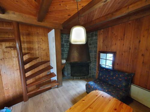 Chalet Au Milieu Des Montagnes