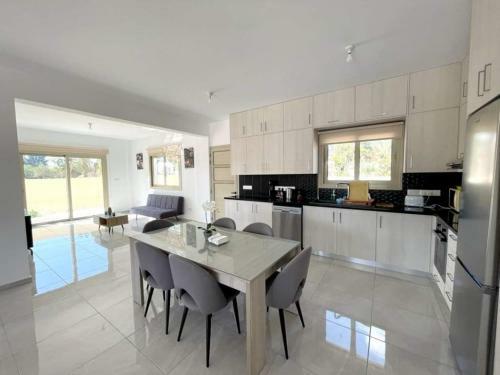 New Modern 4 Bed Villa Near Beach In Paphos